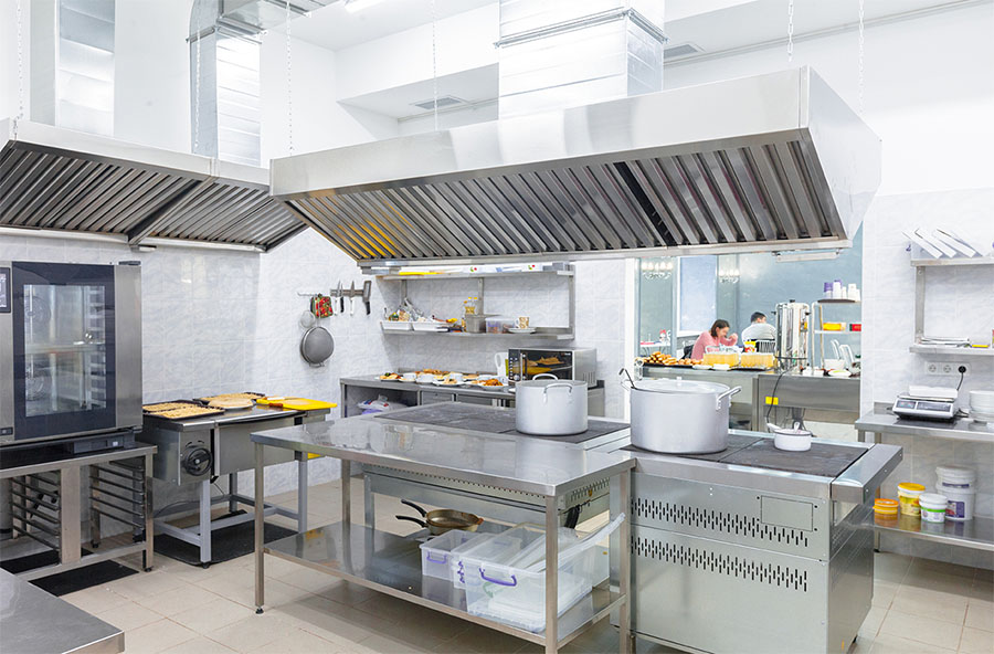 Tại sao nên sử dụng quạt thông gió bếp nhà hàng?